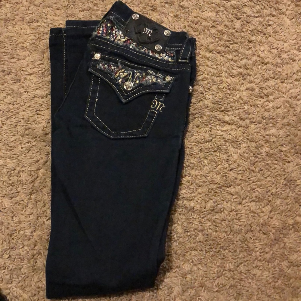Dark, skinny miss me jeans cute detail